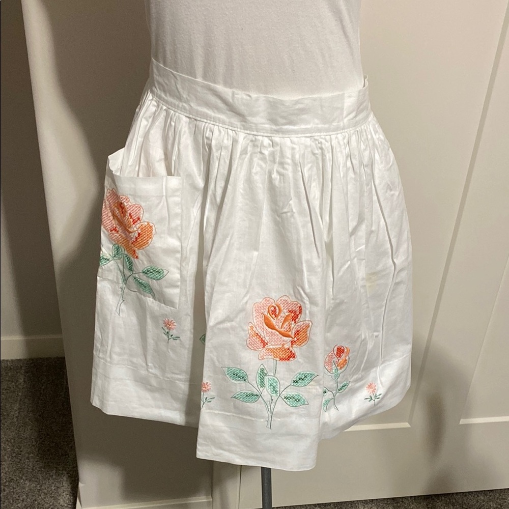 Vintage White Cotton Embroidered Half Apron!